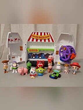 Disney Toy Story Mini Figures and Carnival Playset